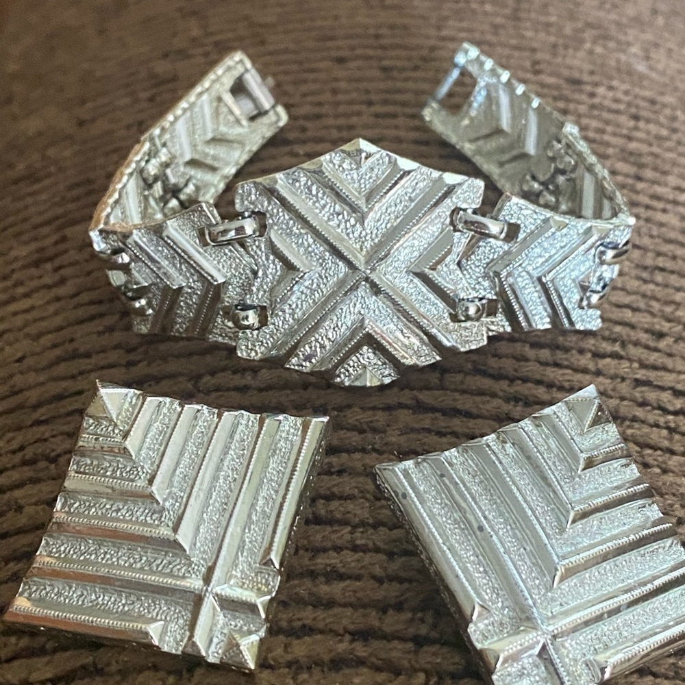 Vintage Sarah Coventry silver bracelet & earrings